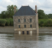 Oeuvre La Maison dans la Loire de Jean-Luc Courcoult